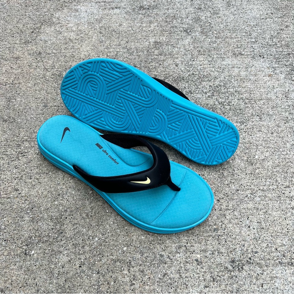 WMNS NIKE ULTRAS COMFORTS THONGS THNG 3 III LIGHT TIFFANY TEALS BLACKS FOOT FLIP - Picture 2 of 8